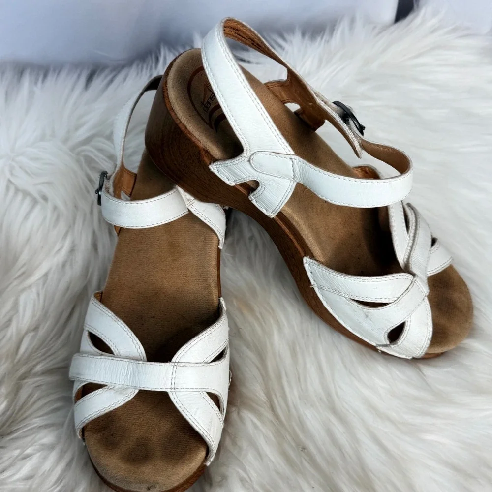 Dansko Season White Leather Strappy Wedge Sandals Wood Grain Heel 38 9849012200